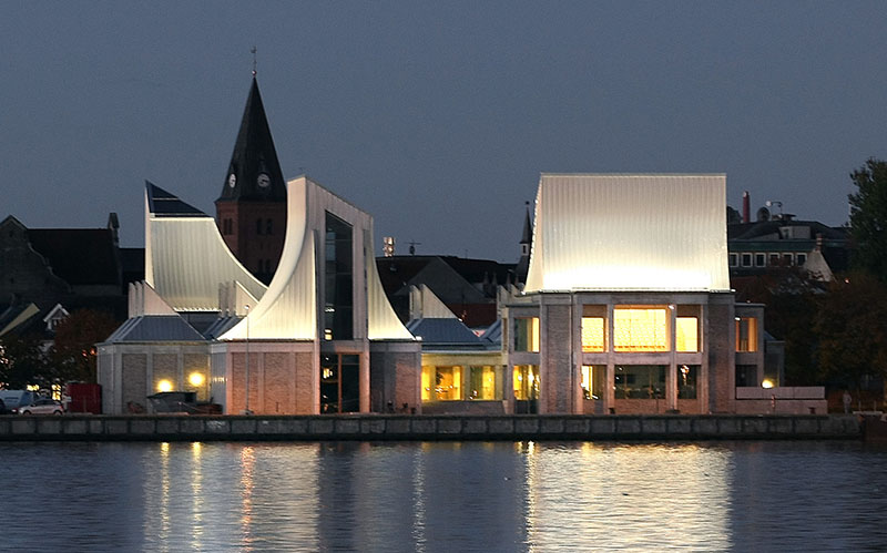  Jørn Utzon (9/4/1918-29/11/2008)