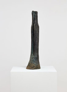 Beverly Pepper, Bedford Column, 1980, Bronze, 55.2 x 14.6 x 13.3 cm, © Beverly Pepper, Courtesy the artists and Kayne Griffin Corcoran Gallery