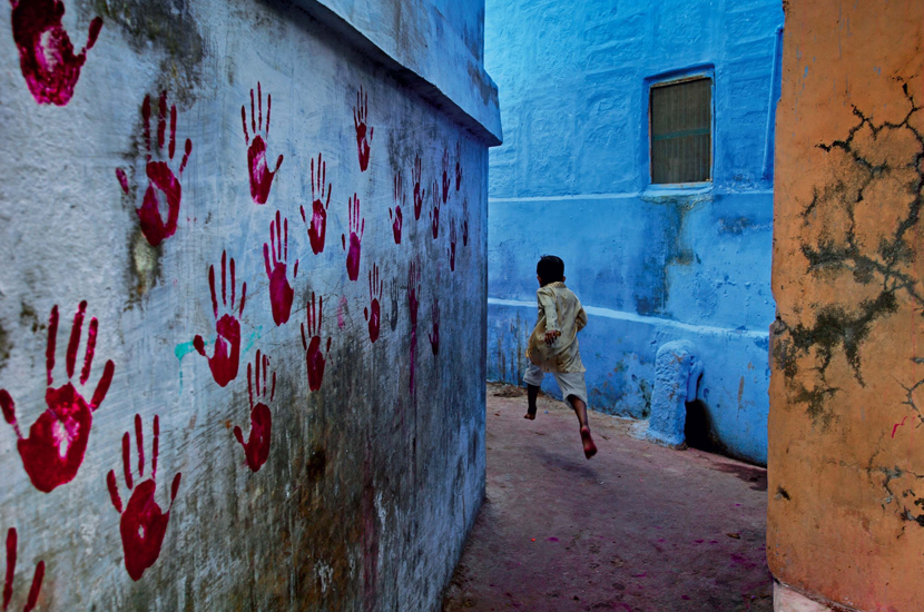 Steve McCurry-The Unguarded Moment, Phaidon Publications