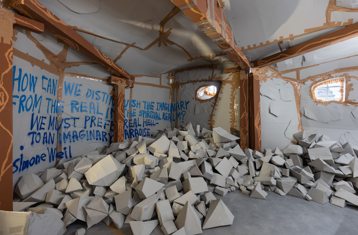 Thomas Hirschhorn-Community of Fragments