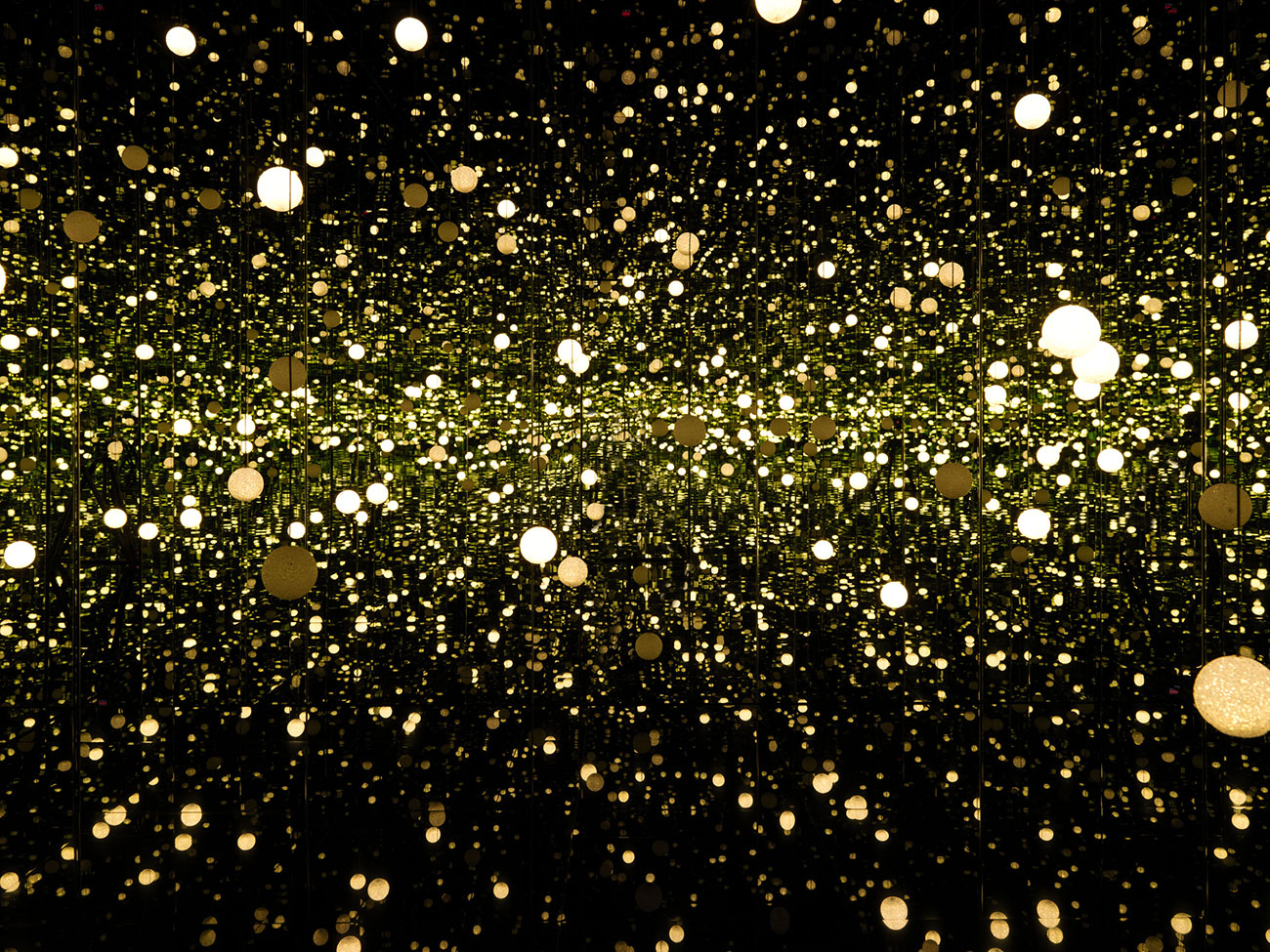 Yayoi Kusama-Dancing Lights That Flew Up To The Universe