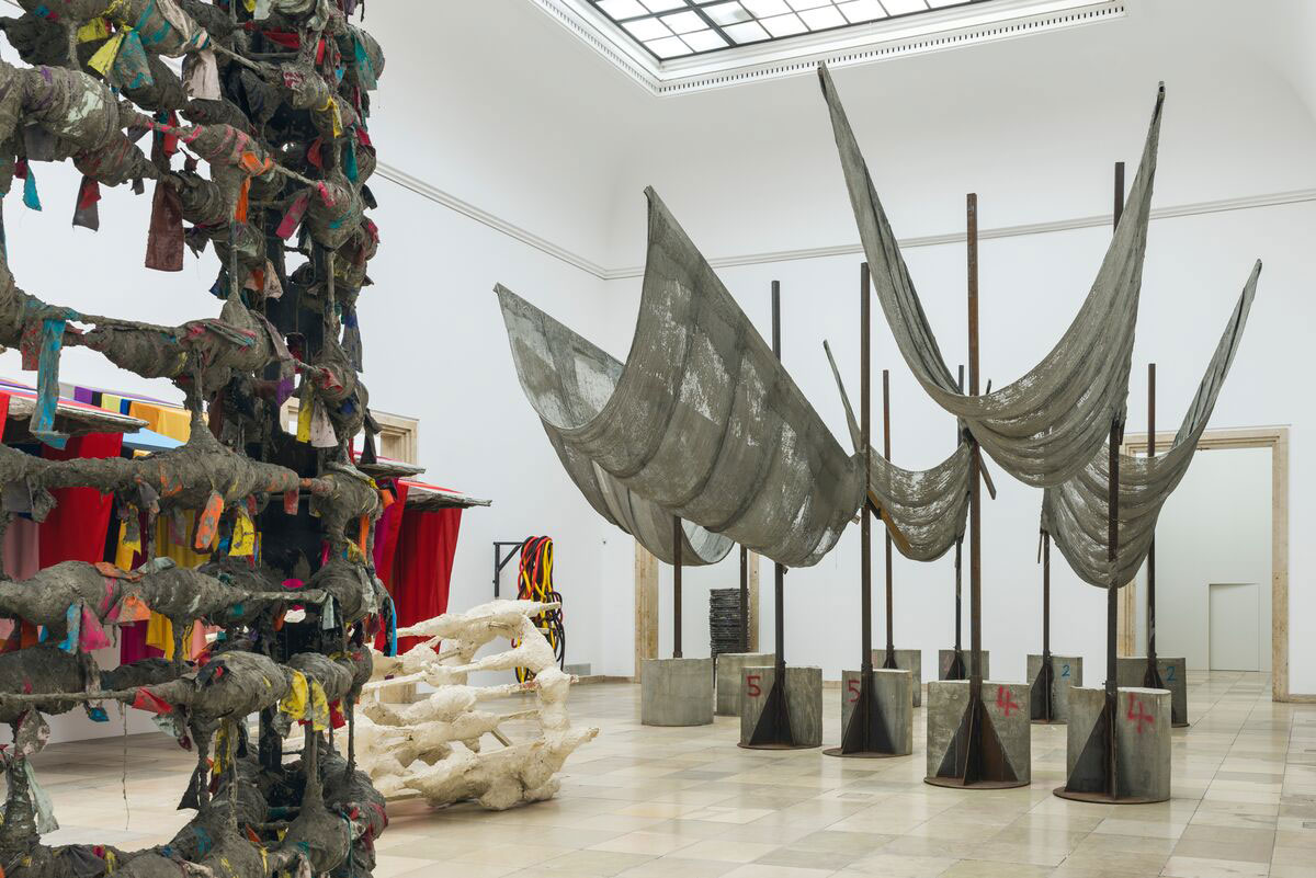 Phyllida Barlow-Glimse