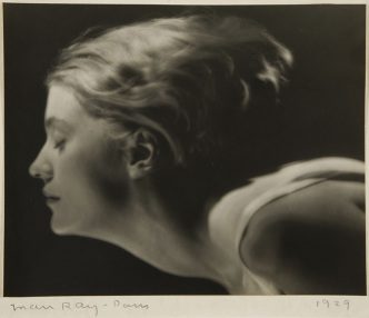 Man Ray: Portrait von Lee Miller Paris-Frankreich, 1929, © The Artists Estate, Supplied courtesy of The Roland Penrose Collection England 2016, courtesy Martin-Gropius-Bau