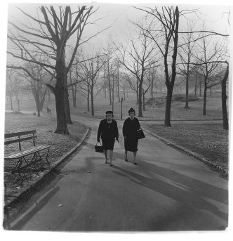 Diane Arbus, Two ladies walking in Central Park, N. Y.C. 1963, © The Estate of Diane Arbus, Lévy Gorvy Gallery Archive