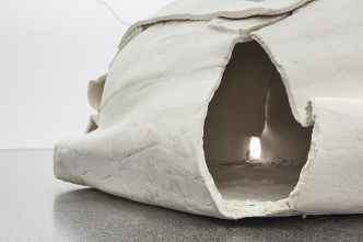 Katinka Bock, Orangerie (weiss) [Detail], 2014, Ceramics, Courtesy the artist and Meyer Riegger