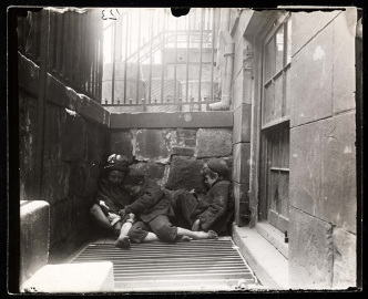 Jacob Riis, Street Arabs in sleeping quarters, 1888-1889, Museum of the City of New York