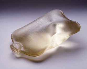 Rachel Whiteread, Untitled (Clear Torso), 1993, Polyurethane resin, 100 x 180 x 255 mm, Courtesy of the artist; Photo: Courtesy of the artist