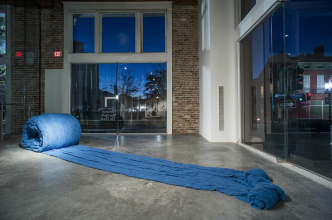 Cecilia Vicuña, Caracol Azul (Blue Snail), 2017, Dyed wool, Dimensions variable, © Cecilia Vicuña, Courtesy the artist and Lehmann Maupin Gallery