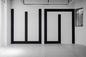 Julije Knifer, Untitled (first executed at PM Gallery, Zagreb, Croatia), 1988/2018, Acrylic, Dimensions variable, Unique, Photo: Zarko Vijatovic, Courtesy of the Estate of Julije Knifer and galerie frank elbaz