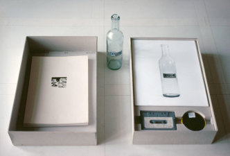 Ernst Caramelle, Resümee, 1976, Cardboard box (40,5 x 26 x 8 cm), 23 drawings/collages (each 21 x 29,7 cm), 12 photographs (each 30 x 24 cm), 1 Super 8 film (3 min 57 s), 1 tape (30 min), 1 object (bottle), © Archiv Ernst Caramelle