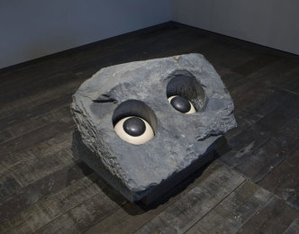 Louise Bourgeois Nature Study (Velvet Eyes), 1984, Marble, steel, 26 × 33 × 27 in., © The Easton Foundation & VAGA-NY