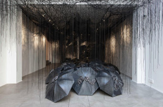 Chiharu Shiota, Black Rain, 2019, Mixed media, Installation view at Galerie Templon-Brussels, 2019, © Chiharu Shiota, Courtesy of the artist and Galerie Templon