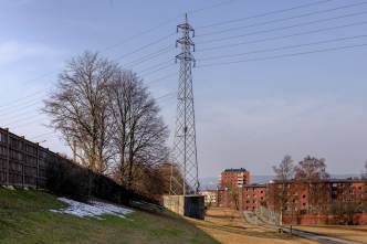 From May 25th 2019 this power mast in the neighbourhood of Bjerke, Oslo will be the site of the site specific artwork ‘This Is Oslo’ by Icelandic artist Hlynur Hallsson, Photo: Niklas Lello / © OsloBiennalen