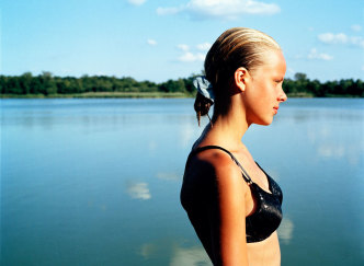 Jessica Backhaus, Violetta by the lake, from the series “Jesus and the cherries”, 2003, © Jessica Backhaus, Courtesy of the artist