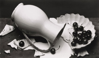 Irving Penn, The Spilled Cream, New York, 1980, © The Irving Penn Foundation