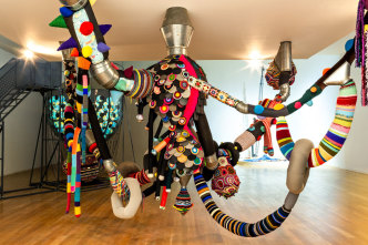 Joana Vasconcelos, Turbo, 2008, Handcrafted galvanized iron, tricot and crochet handles, industrial mesh, fabric and polyester, 470 x 450 x 450 cm, Collection José Marques da Silva, Faro., Work produced and restored with the support of Work produced and restored with the support of MSCAR, SA. Lda