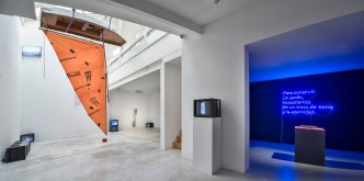 Enrique Ramírez, Mar mAr maR, Exhibition view Michel Rein Gallery-Paris, 2019, Courtesy the artist and Michel Rein Gallery