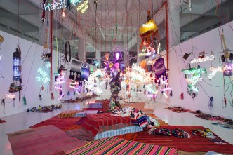 Jason Rhoades, Tijuanatanjierchandelier (2006), Installation view: CAC Málaga (2006), © The Estate of Jason Rhoades, Courtesy The Estate of Jason Rhoades, David Zwirner, and Hauser & Wirth