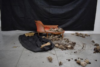 Oscar Murillo, Industrial Park (Social Altitude), 2018, Clay, corn, coins, oil on canvas and chaise longue, dimensions Variable. Installtion view: Institutu de Vislon, Bogota, Colombia, Courtesy the artist