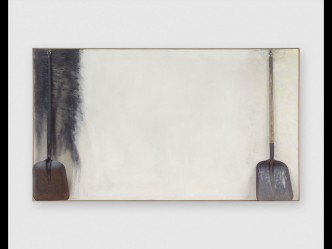 Jim Dine, Two Shovels, 1962, Oil, two shovels and metal hooks on canvas, 122 x 213 x 23,5 cm, Private Collection, Kunstmuseum Liechtenstein, Vaduz