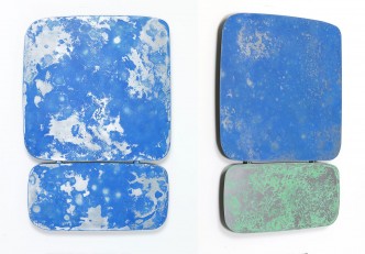 Left: Nick Moss, ome Kinda Blue Over Some KInda Blue, 2019, Steel canvas, patina, matte clear finish, 36 1/4 x 24 7/8 x 1 1 /4 in, © Nick Moss, Courtesy the artist and Leila Heller Gallery Right: Nick Moss, Some Kinda Blue Over Some KInda green, 2019, Steel canvas, patina, matte clear finish, 36 1/4 x 24 7/8 x 1 1/4 in, © Nick Moss, Courtesy the artist and Leila Heller Gallery