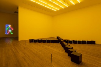 Bruce Nauman, Black Marble Under Yellow Light, 1987, Installation view at Tate Modern 2020, Photo: Tate Photography (Matt Greenwood). Artwork © Bruce Nauman / ARS, NY and DACS, London 2020