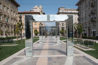 Daniel Buren, Passeggiando, 2009-2017, work in situ permanent, Piazza Verdi, La Spezia, with Giannantonio Vannetti, architect, © Daniel Buren-ADAGP Paris, Courtesy: the artist and GALLERIA CONTINUA