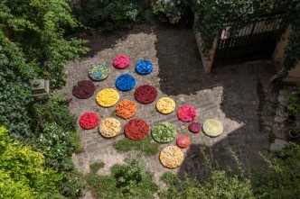 Sheila Hicks, Constellation, 2020, Photo: Christobal Zanartu