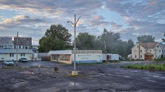 Gregory Crewdson, Starkfield Lan Redemption Center, 2018-2019, Digital pigment print mounted to dibond, 127 x 226 cm (unframed), 145 × 243 × 5 cm (framed), edition of 4 + 2 AP, © Gregory Crewdson, Courtesy the artist and Gallerie Daniel Templon