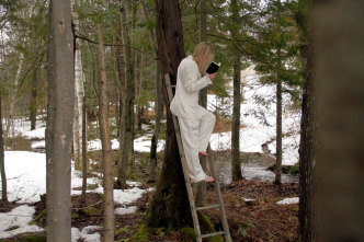 Marie Ségolène, Documentation of Esquisse pour Rouge Gorge, 2021, Photo: Santiago Tamayo Soler