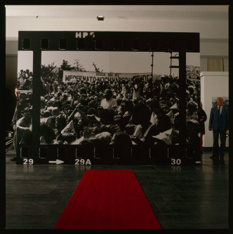 Hans Haacke, Hommage à Marcel Broodthaers, documenta 7, 1982 © documenta archiv, photo: Udo Reuschling / © VG Bild-Kunst, Bonn 2021