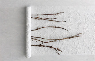 Giuseppe Penone, Impronte di corpi nell'aria (Bodies Imprinted in the Air), 2021, White carrara marble and bronze, 100 x 150 x 14 cm, © 2021 Giuseppe Penone / Artists Rights Society (ARS), New York / ADAGP, Paris, Courtesy Gagosian