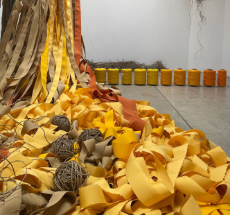 Sheila Hicks, Courtesy the artist and galerie frank elbaz