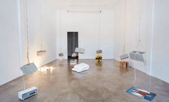 Bas Jan Ader, Light vulnerable objects threatened by eight cement bricks, 1970 / 2021, Installation view Meliksetian|Briggs-Los Angeles, 2021, Courtesy Meliksetian | Briggs Galley