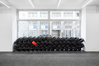 Lena Henke, A hard shoulder I, 2024, Car tires, dimensions variable, Courtesy the artist & Layr, Vienna, Photo: Kunst-Dokumentation.com